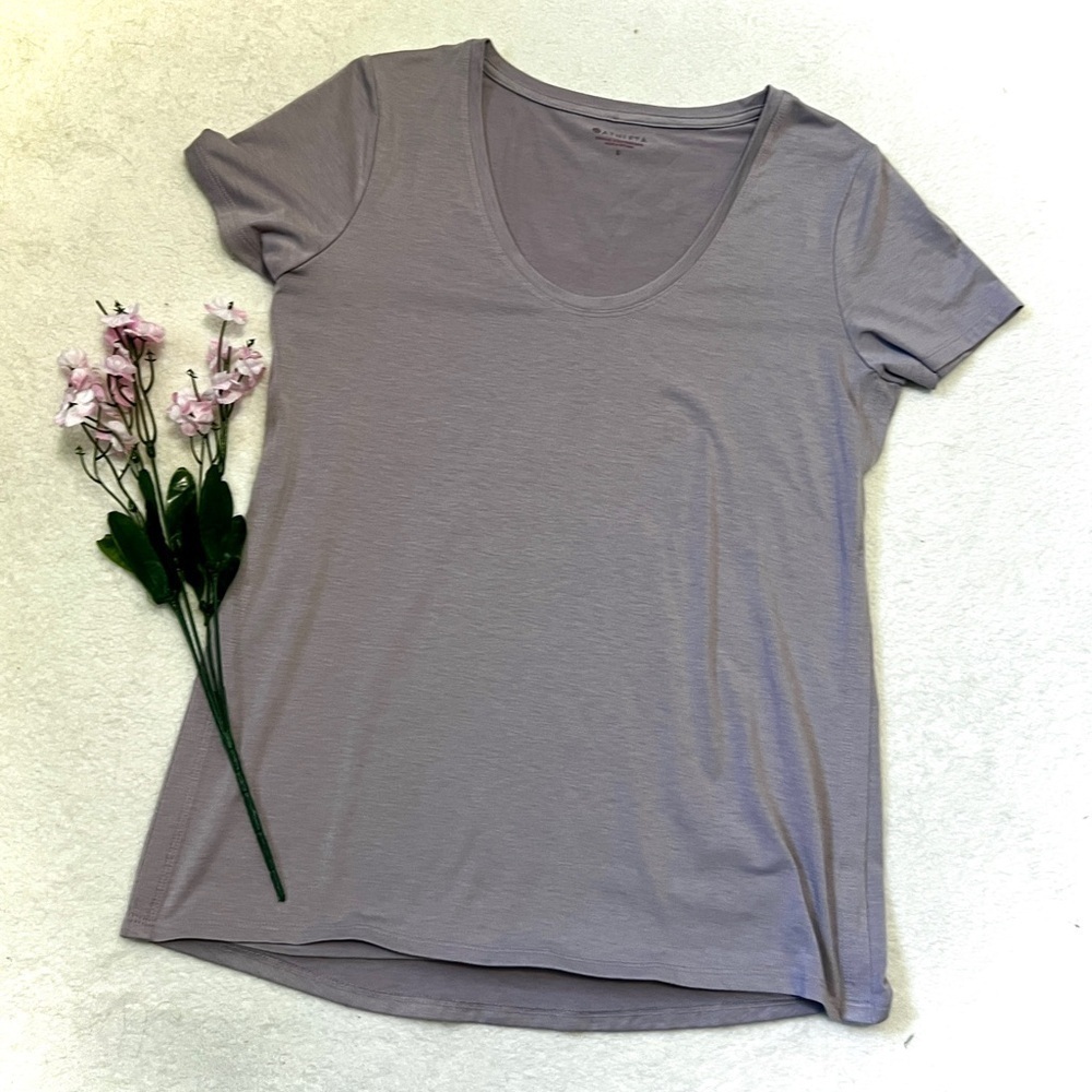 Athleta Stratus II Lavender Short Sleeve Top - Small